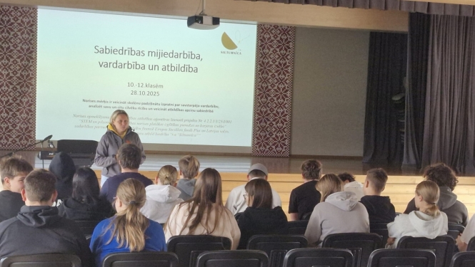 Nodarbība aktu zālē